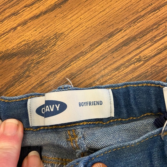 Old Navy Toddler Boyfriend Cut Jeans - Picture 3 of 4